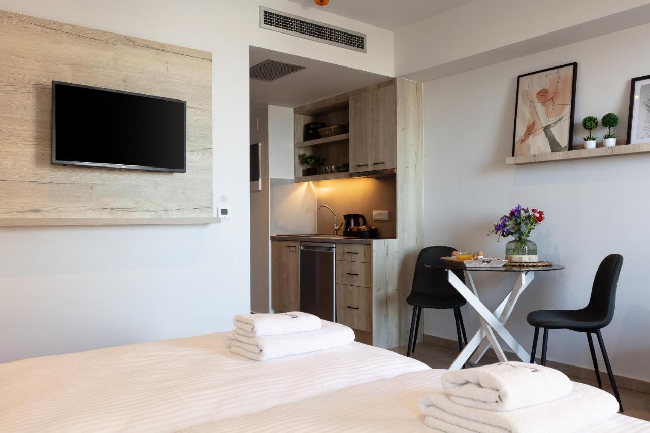 Lines Concept Accommodation Resmo Dış mekan fotoğraf