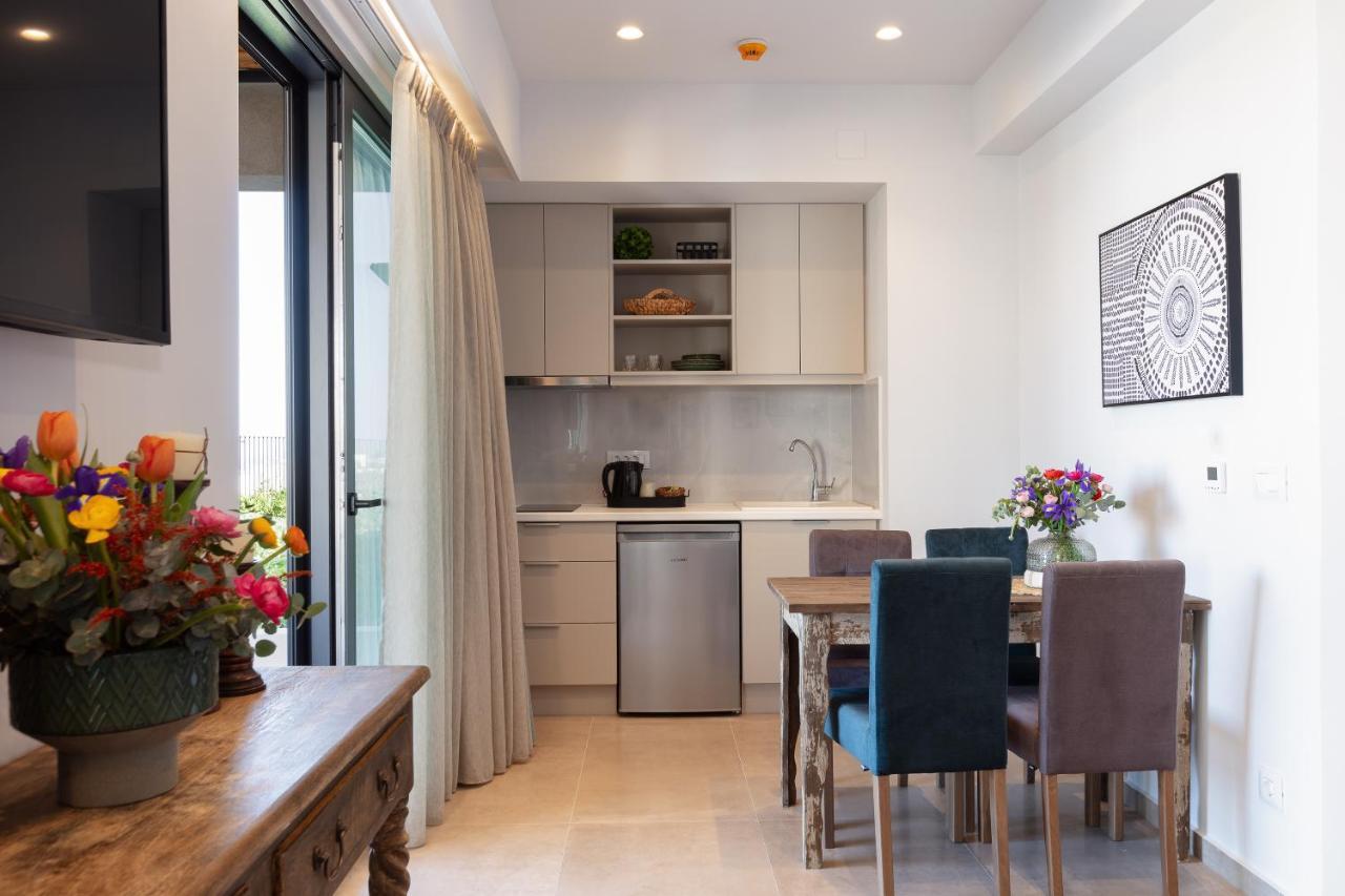 Lines Concept Accommodation Resmo Dış mekan fotoğraf