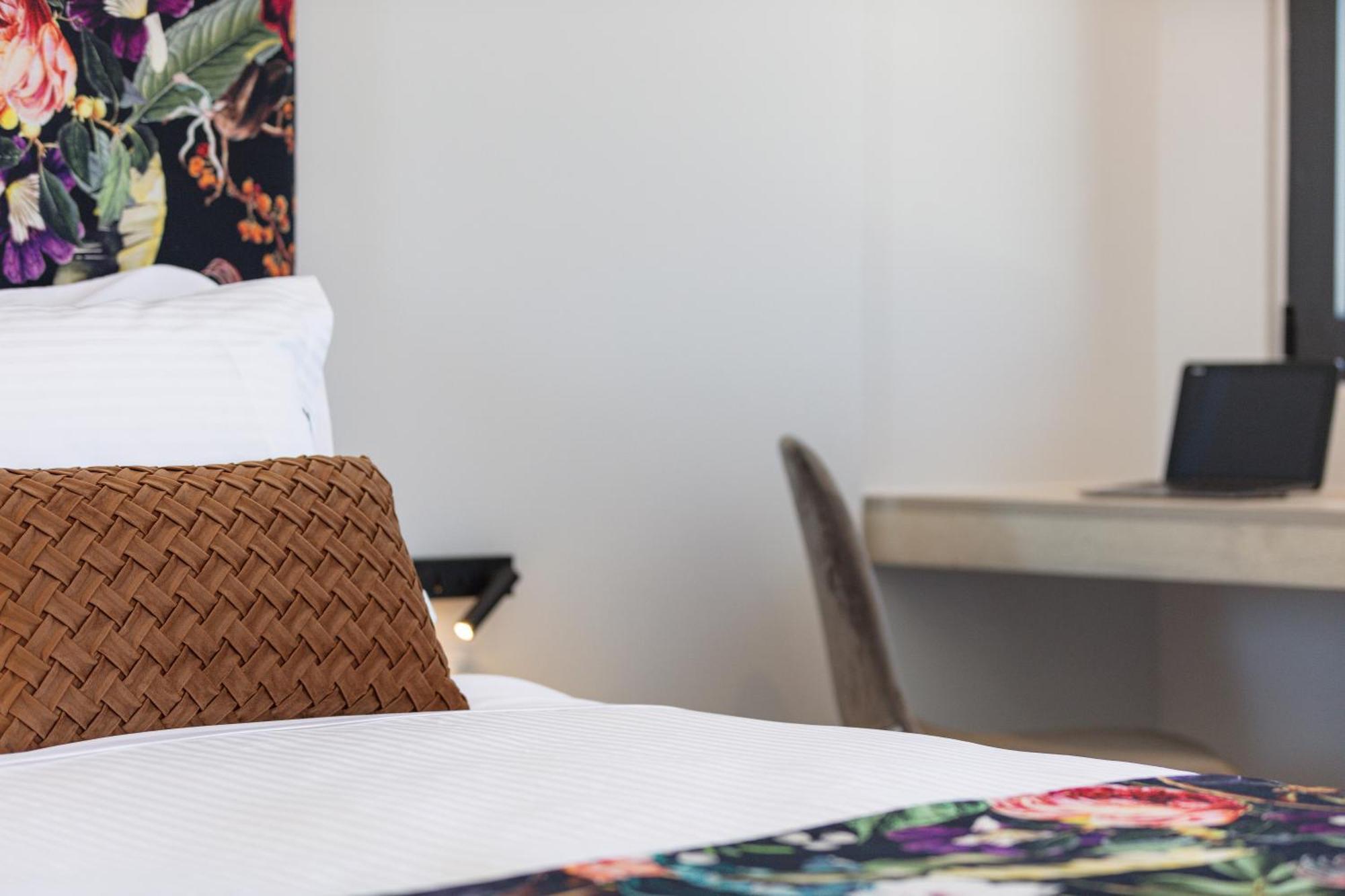 Lines Concept Accommodation Resmo Dış mekan fotoğraf