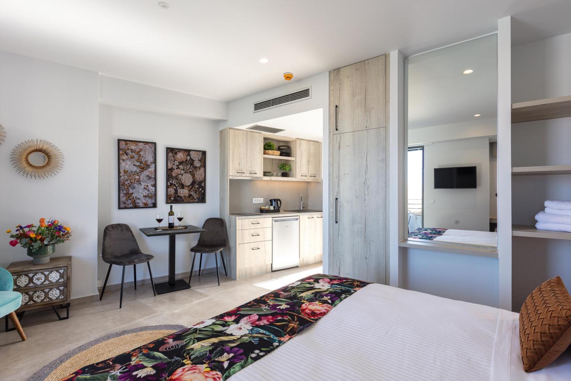 Lines Concept Accommodation Resmo Dış mekan fotoğraf